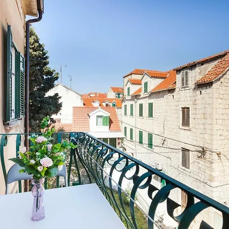 Cozy Lile In The Heart Of Old Town Apartment *
