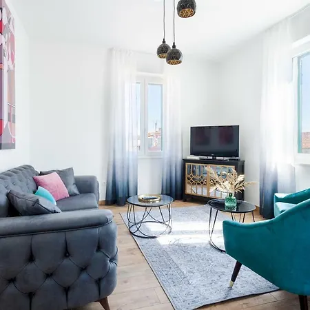 Cozy Lile In The Heart Of Old Town Apartment *
